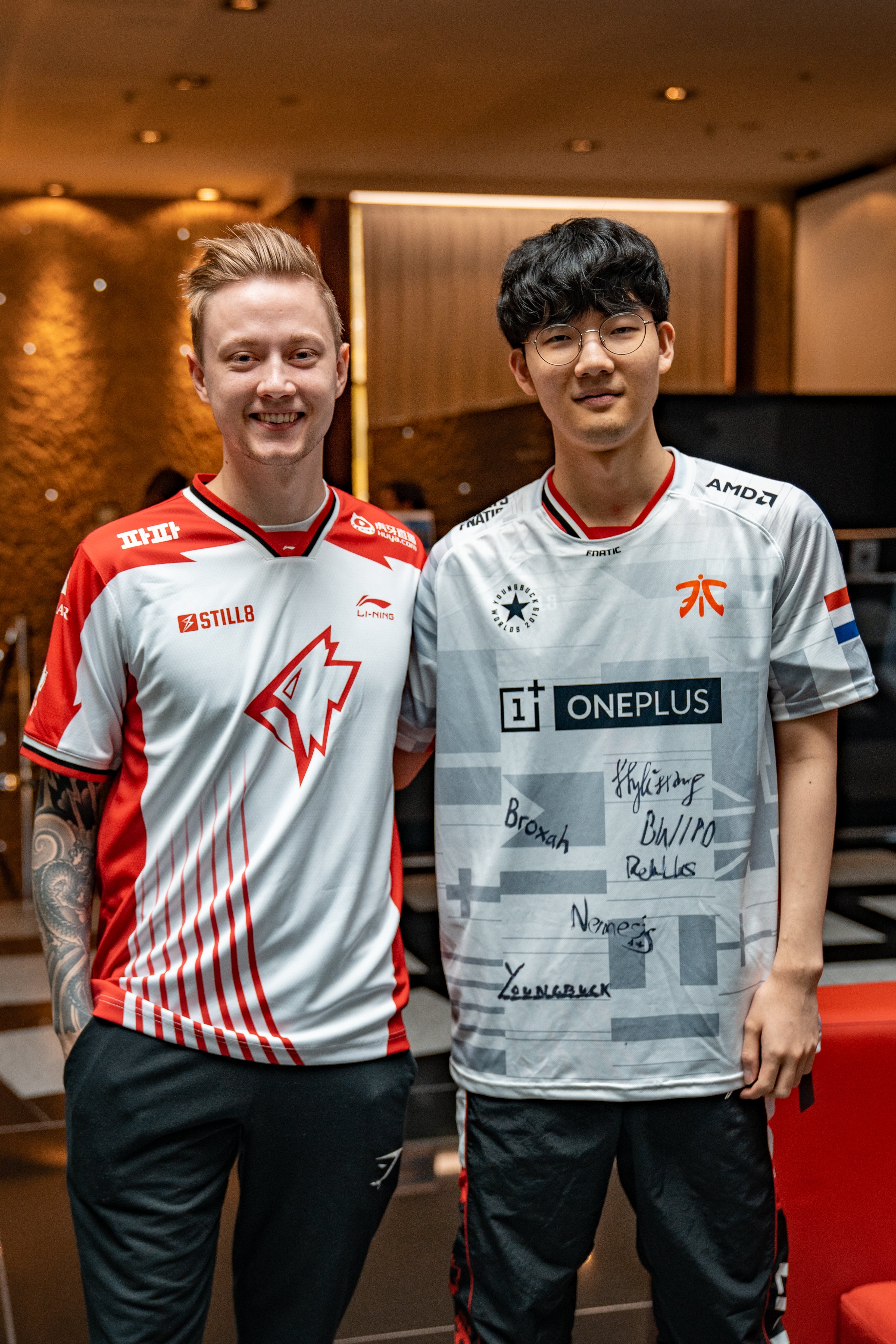 rekkles,viper友好交流互换队服