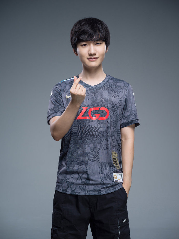 《LOL》LGDS10定妆照