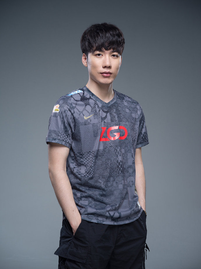 《LOL》LGDS10定妆照